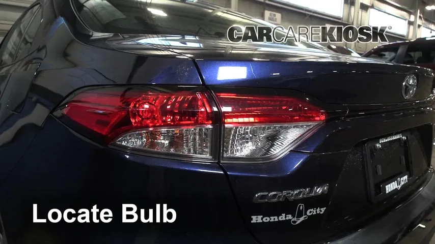 2021 Toyota Corolla LE 1.8L 4 Cyl. Éclairage Feux de marche arrière (remplacer une ampoule)